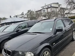Svart Begagnad 2001 BMW 320 Kombi | 10 000 kr (Superpris)