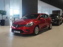 Röd Begagnad 2016 Renault Clio IV Halvkombi | 134 900 kr (Marknadspris)