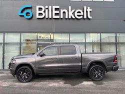 Mörkgrå (grå) Begagnad 2022 RAM 1500 Pickup | 749 900 kr (Bra pris)