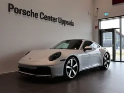 Ljusgrå Ny 2025 Porsche 911 Carrera S Sportkupé | 1 927 800 kr