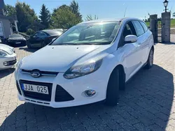 Vit Begagnad 2012 Ford Focus Titanium Kombi | 49 000 kr (Marknadspris)