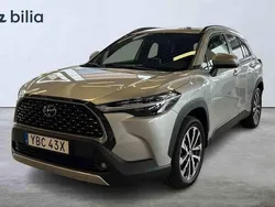 Silver Begagnad 2025 Toyota Corolla Cross SUV | 409 900 kr