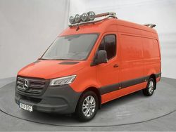 Röd Begagnad 2020 Mercedes Sprinter Van | 259 000 kr