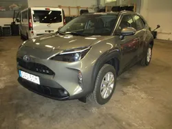 Grön Begagnad 2023 Toyota Yaris Cross Active SUV | 284 000 kr (Marknadspris)