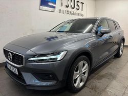 Grå Begagnad 2021 Volvo V60 CC Kombi | 339 000 kr (Marknadspris)