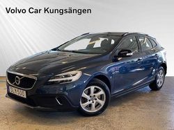 Blå Begagnad 2018 Volvo V40 CC Kombi | 189 900 kr (Marknadspris)