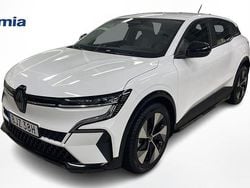 Vit Begagnad 2023 Renault Mégane Equilibre Halvkombi | 259 000 kr (Bra pris)