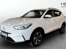 Vit (white) Begagnad 2022 MG ZS Luxury Sedan | 244 900 kr (Superpris)
