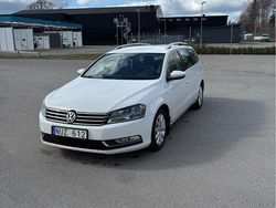 Vit Begagnad 2013 VW Passat Kombi | 40 000 kr (Marknadspris)