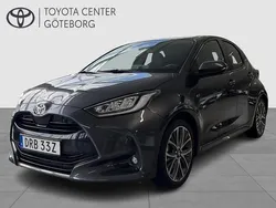 Mörkgrå (grå) Begagnad 2024 Toyota Yaris Hybrid Style Halvkombi | 264 900 kr (Marknadspris)