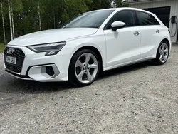Vit Begagnad 2021 Audi A3 Sportback Advanced Halvkombi | 193 000 kr (Superpris)