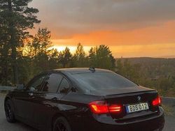 Svart Begagnad 2014 BMW 320 Sport Line Sedan | 137 000 kr (Superpris)
