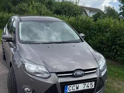 Brun Begagnad 2013 Ford Focus Titanium Kombi | 49 900 kr (Marknadspris)