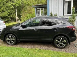 Svart Begagnad 2018 Nissan Qashqai SUV | 149 000 kr (Marknadspris)