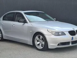 Ljusgrå (grå) Begagnad 2004 BMW 530 Sedan | 49 900 kr (Bra pris)