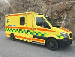 Flerfärgad Begagnad 2017 Mercedes Sprinter Van | 175 000 kr (Marknadspris)