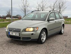 Grön Begagnad 2007 Volvo V50 Kinetic Kombi | 28 500 kr (Marknadspris)