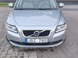 Silver Begagnad 2011 Volvo S40 Kinetic Sedan | 75 000 kr (Marknadspris)