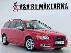 Röd Begagnad 2013 Volvo V70 Momentum Kombi | 124 900 kr (Marknadspris)