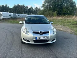 Silver Begagnad 2008 Toyota Auris Halvkombi | 34 900 kr (Marknadspris)