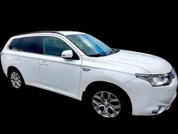 Vit Begagnad 2014 Mitsubishi Outlander P-HEV SUV | 124 000 kr (Marknadspris)