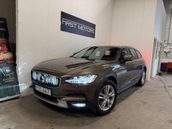 Brun Begagnad 2017 Volvo V90 CC Momentum Kombi | 269 900 kr (Marknadspris)