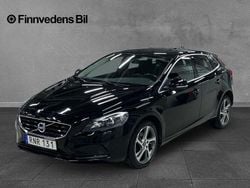 Svart Begagnad 2015 Volvo V40 Summum Halvkombi | 149 000 kr (Marknadspris)