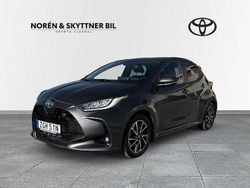 Mörkgrå Begagnad 2022 Toyota Yaris Hybrid Active Halvkombi | 209 000 kr (Marknadspris)