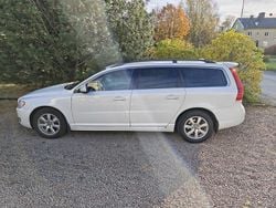 Vit Begagnad 2014 Volvo V70 Kombi | 97 000 kr (Marknadspris)