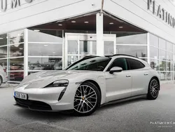 Ljusgrå (grå) Begagnad 2023 Porsche Taycan 4S Performance Package Sedan | 879 000 kr (Superpris)