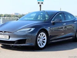 Grå samma som bilen Begagnad 2017 Tesla Model S Sedan | 239 500 kr (Lite dyr)