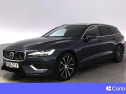 Mörkblå Begagnad 2022 Volvo V60 Plus Kombi | 425 900 kr (Dyr)