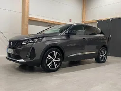 Grå Begagnad 2024 Peugeot 3008 GT-line SUV | 279 900 kr (Marknadspris)
