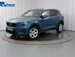 Blå Begagnad 2023 Volvo XC40 Core SUV | 334 900 kr (Marknadspris)