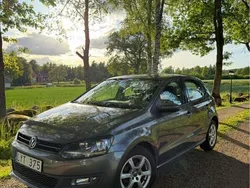Grå Begagnad 2011 VW Polo Halvkombi | 55 000 kr (Marknadspris)