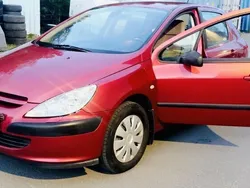 Röd Begagnad 2002 Peugeot 307 Halvkombi | 19 500 kr (Marknadspris)