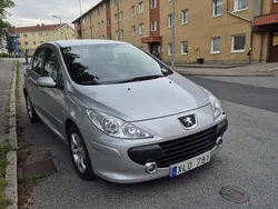 Grå Begagnad 2006 Peugeot 307 Halvkombi | 28 000 kr (Marknadspris)