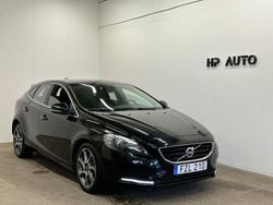Svart Begagnad 2016 Volvo V40 Momentum Kombi | 188 500 kr (Marknadspris)