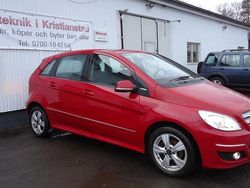 Röd Begagnad 2009 Mercedes 170 Halvkombi | 37 000 kr