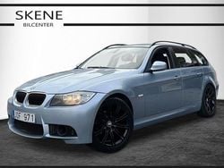 Ljusblå Begagnad 2008 BMW 318 Comfort Edition Kombi | 49 500 kr (Marknadspris)