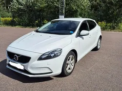 Vit Begagnad 2018 Volvo V40 Kinetic Kombi | 167 000 kr (Marknadspris)