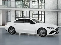 Vit Ny 2024 Mercedes CLA200 AMG Line Premium Sportkupé | 432 500 kr (Marknadspris)