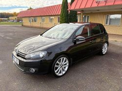 Svart Begagnad 2012 VW Golf VII Halvkombi | 94 900 kr (Marknadspris)