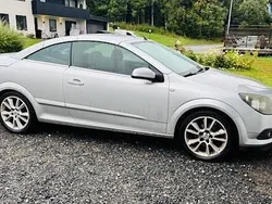 Grå Begagnad 2006 Opel Astra Cabriolet Cab | 39 000 kr