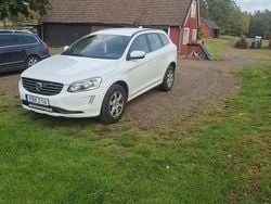 Vit Begagnad 2015 Volvo XC60 Momentum SUV | 130 000 kr (Bra pris)