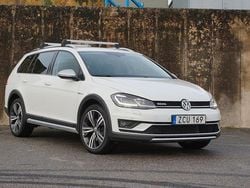 Vit Begagnad 2017 VW Golf Alltrack Kombi | 159 000 kr (Marknadspris)