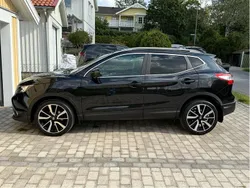 Svart Begagnad 2017 Nissan Qashqai Tekna SUV | 145 900 kr (Marknadspris)