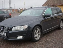 Grå Begagnad 2015 Volvo V70 Momentum Kombi | 99 900 kr (Marknadspris)