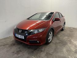 Röd Begagnad 2014 Honda Civic Halvkombi | 134 900 kr (Marknadspris)