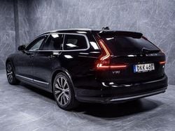 Svart Begagnad 2022 Volvo V90 Kombi | 299 000 kr (Marknadspris)